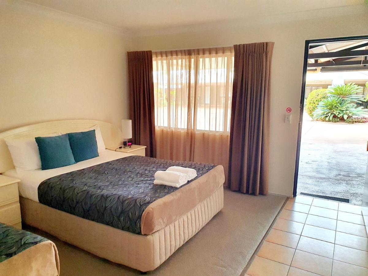 Rockhampton Palms Motor Inn Exteriör bild