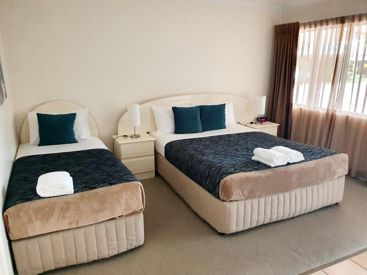 Rockhampton Palms Motor Inn Exteriör bild